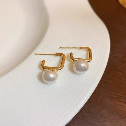 Real gold electroplated silver needle French pearl geometric earrings high-end earrings internet celebrity niche design earrings