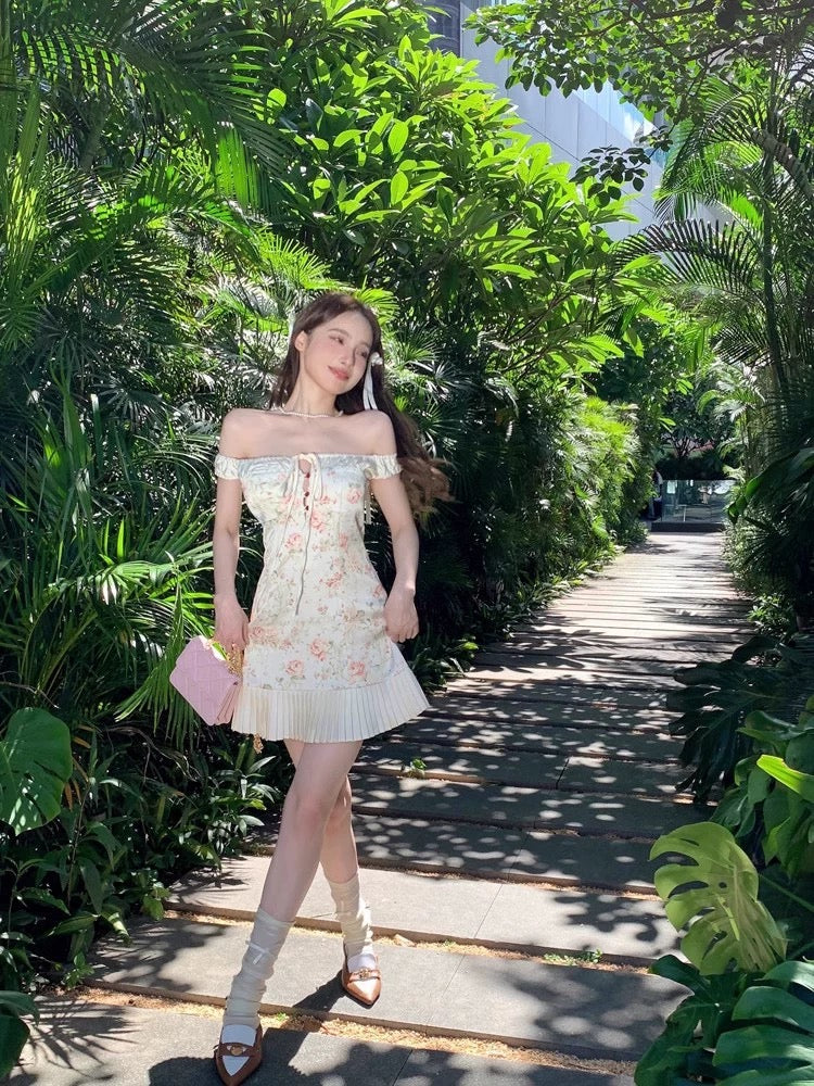 Black strawberry~ Retro one-shoulder printed dress