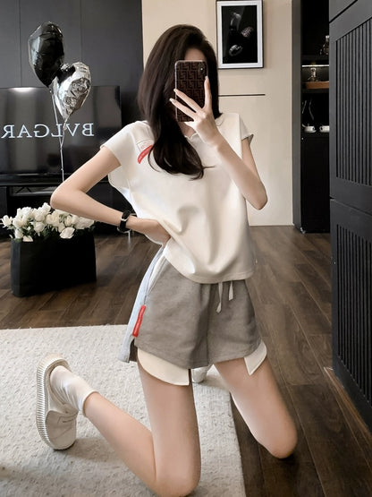 A complete set of playful and lively running sports, casual and fashionable short-sleeved shorts two-piece suits for women in summer for small people