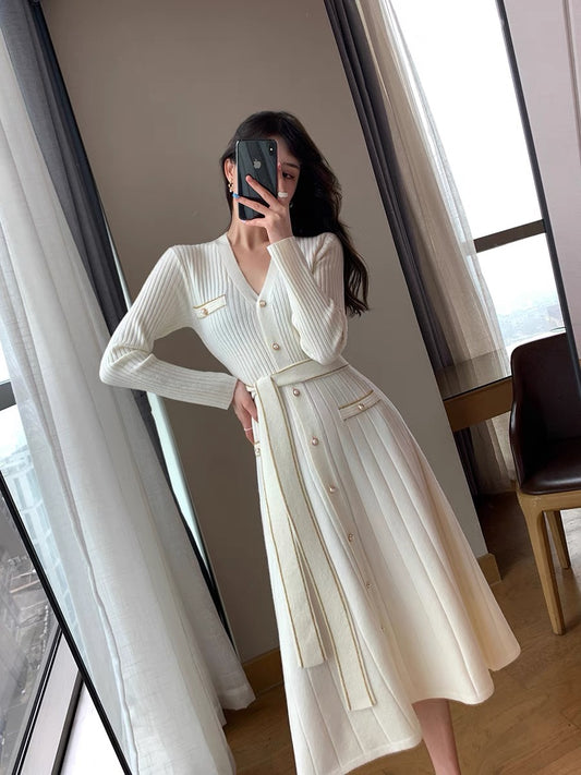 FT GUOGE white dress for women 2023 autumn and winter new French waist slimming temperament V-neck knitted skirt
