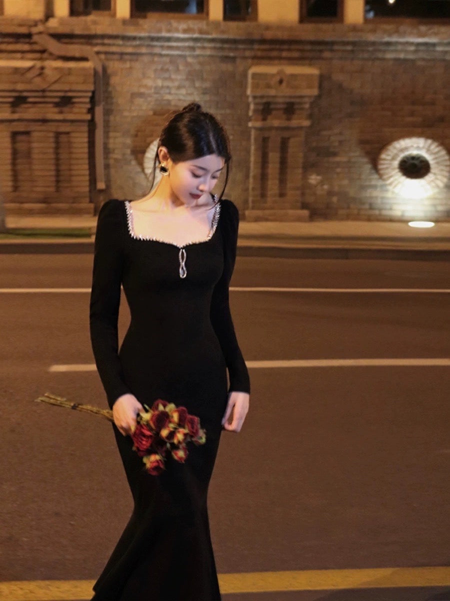Thirteen and Little French Black Dress Women's Autumn Square Collar Slim Fit Hip Hepburn Style Knitted Mermaid Skirt