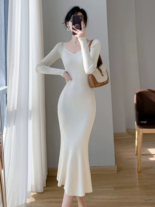 Gentle style square neck knitted dress for women in fall and winter, slim fit, little black skirt, mid-length over-the-knee sweater dress
