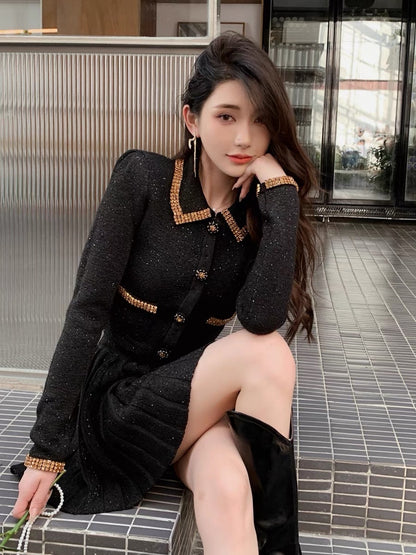 A complete set of tea-style outfits. Rich family's daughter, French style, black sequined knitted cardigan, pleated skirt suit