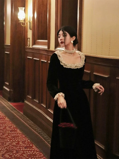 Thirteen and Little French Velvet Dress Women's Autumn and Winter Spliced Lace Waist Slimming Black Long Dress