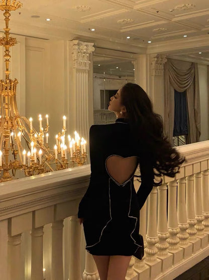 Heavy industry black backless velvet dress women's autumn new peach heart design niche hot girl hip little black dress
