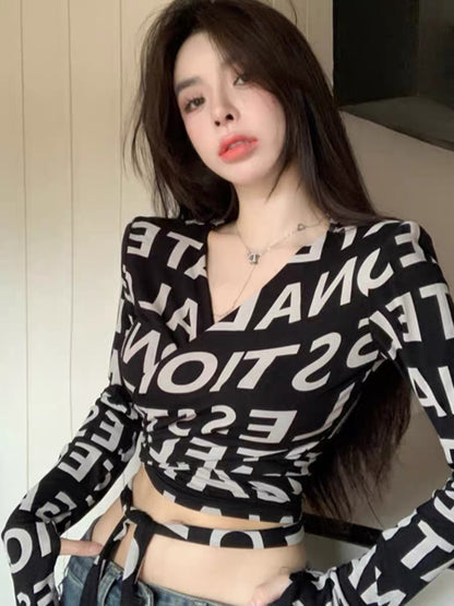 Autumn American retro hottie style sexy short v-neck top for women with navel-baring design, strappy chic long-sleeved T-shirt