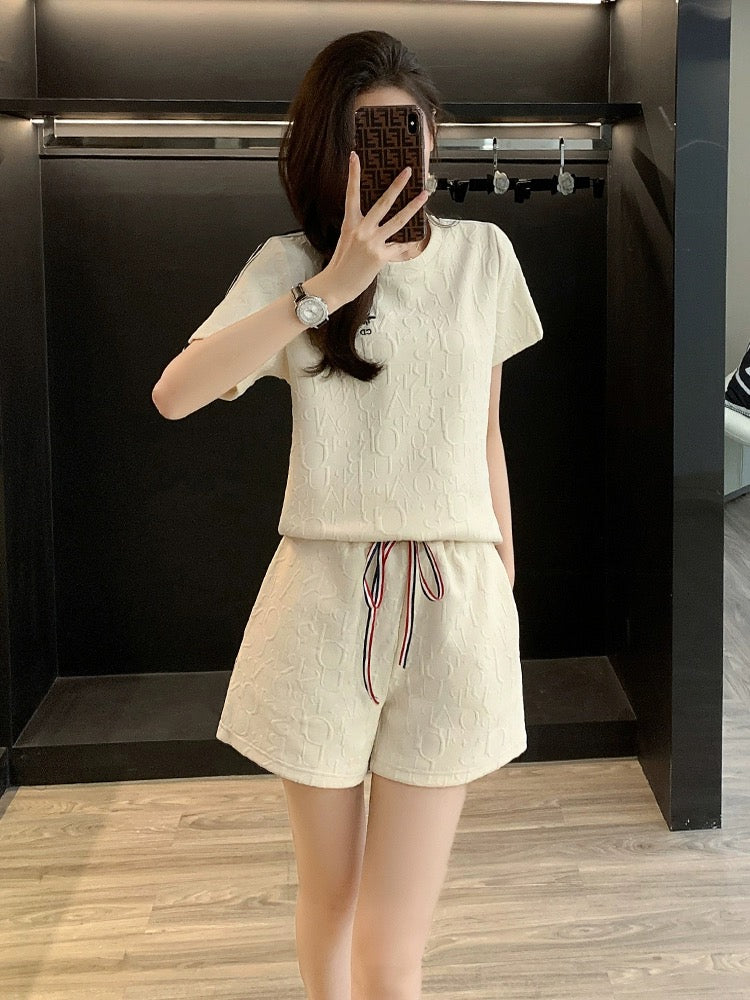 High-end sports casual suit for women, summer fashion, internet celebrity, short-sleeved shorts, two-piece set for small people, western style