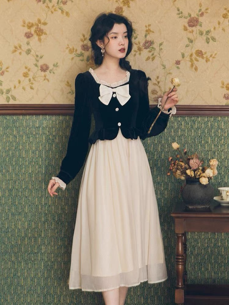 2022 Autumn and Winter New Fashionable French Retro Black Velvet Splicing Mesh Fake Two-piece Waist Dress for Women