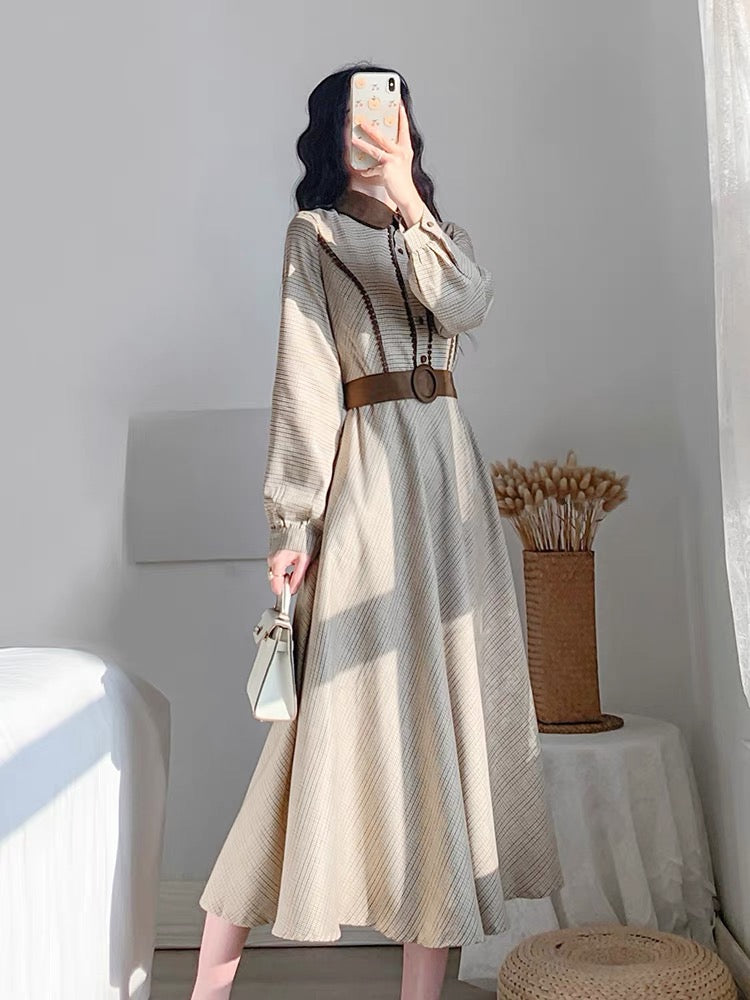 Autumn clothing 2023 new women's POLO collar temperament slimming design niche coffee break French retro dress
