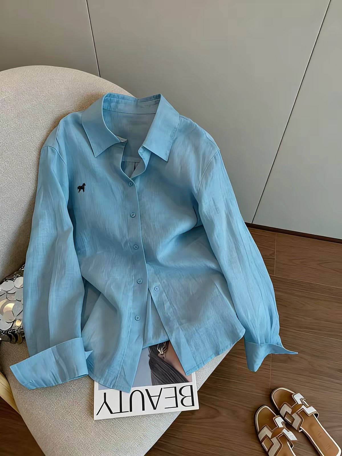 European-style retro, chic, and casual sun-protection shirt—loose-fitting and slimming, suitable for men and women; a stylish, versatile piece for spring and autumn.