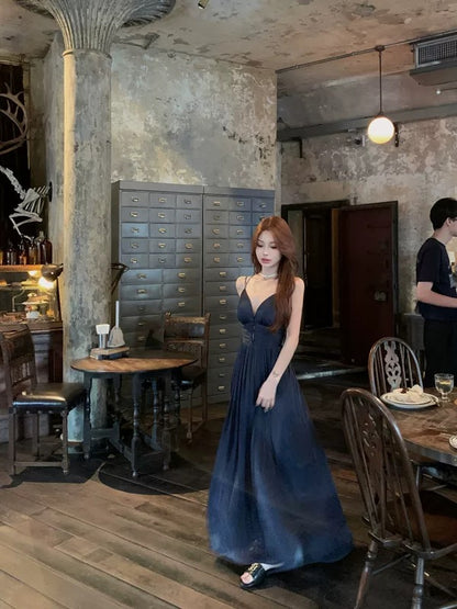 Pure desire backless v-neck suspender dress for women in summer high-end French A-line skirt pleated waist dress long skirt