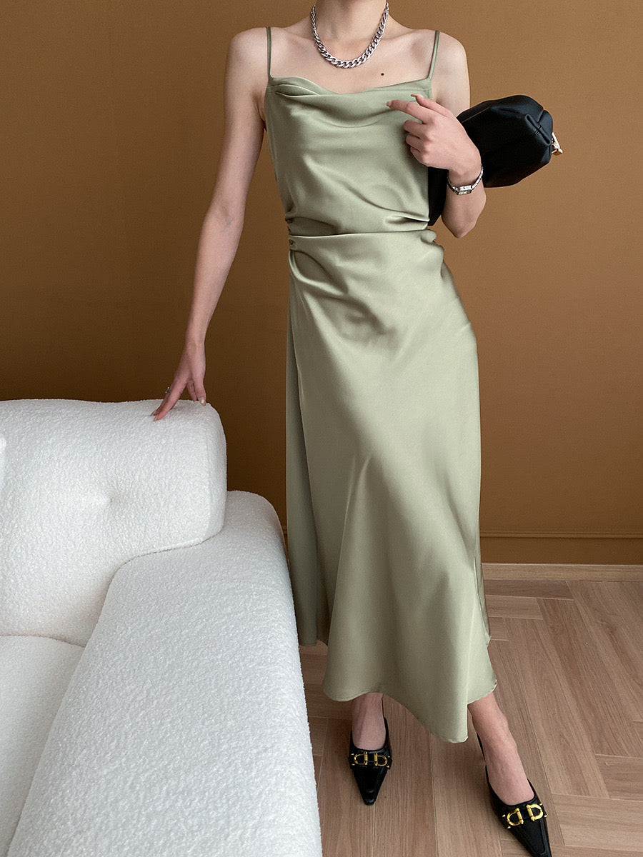 Sinan French light luxury high-end satin waist slimming suspender dress 2024 early spring new SN4097