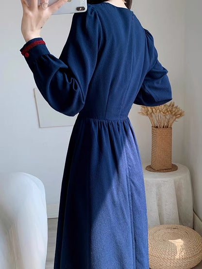 Autumn 2023 new women's skirt French romantic retro long-sleeved Hepburn style fashion high-end temperament dress
