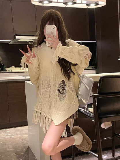 DOPS design niche American retro knitted hole tassel top women's raw edge hot girl loose sweater (S0555)