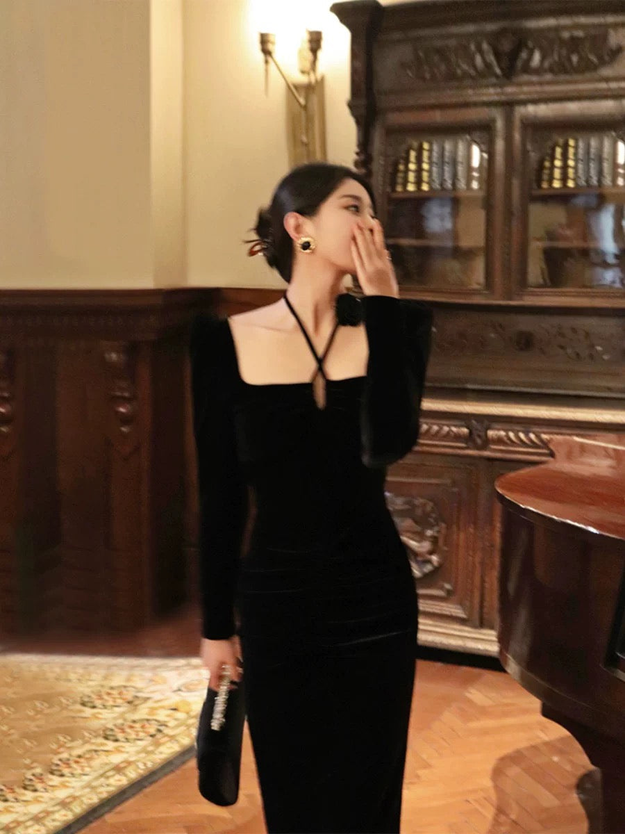 Thirteen and Little Black Dress Women's Autumn and Winter Slim-fitting Waist Halter Neck Slit Temperament French Velvet Long Dress