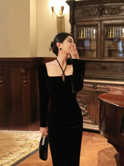 Thirteen and Little Black Dress Women's Autumn and Winter Slim-fitting Waist Halter Neck Slit Temperament French Velvet Long Dress