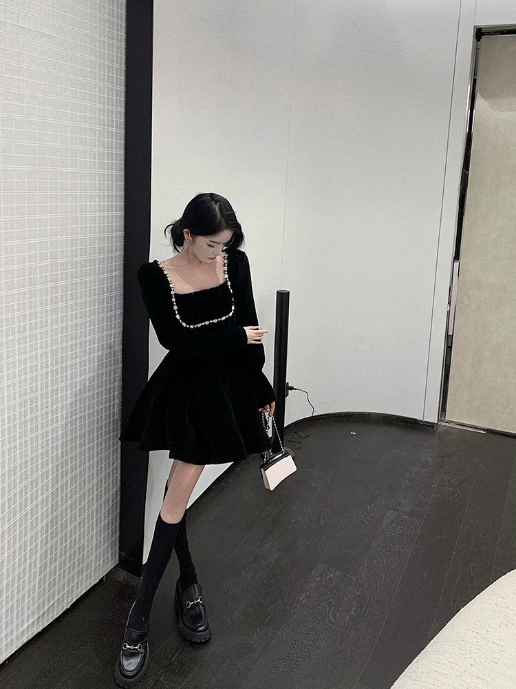 Fat mm French socialite heavy industry velvet dress autumn and winter 2022 large size high-end evening dress little black dress for women