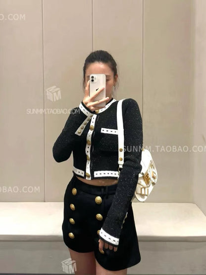 Buyer store 23 early autumn high-end niche black and white contrasting metal buckle Hepburn style French retro short cardigan sweater