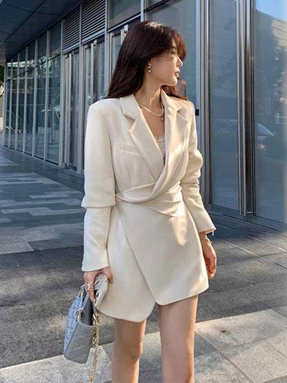 2023 spring French style high-end temperament socialite hot street cool royal lady fragrant white suit dress for women