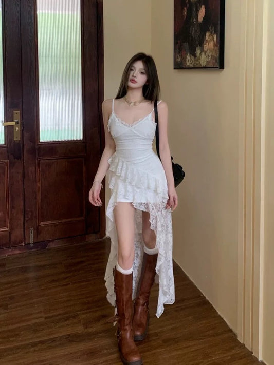 White v-neck lace suspender dress for women in summer French style super fairy irregular skirt waist beautiful mid-length skirt