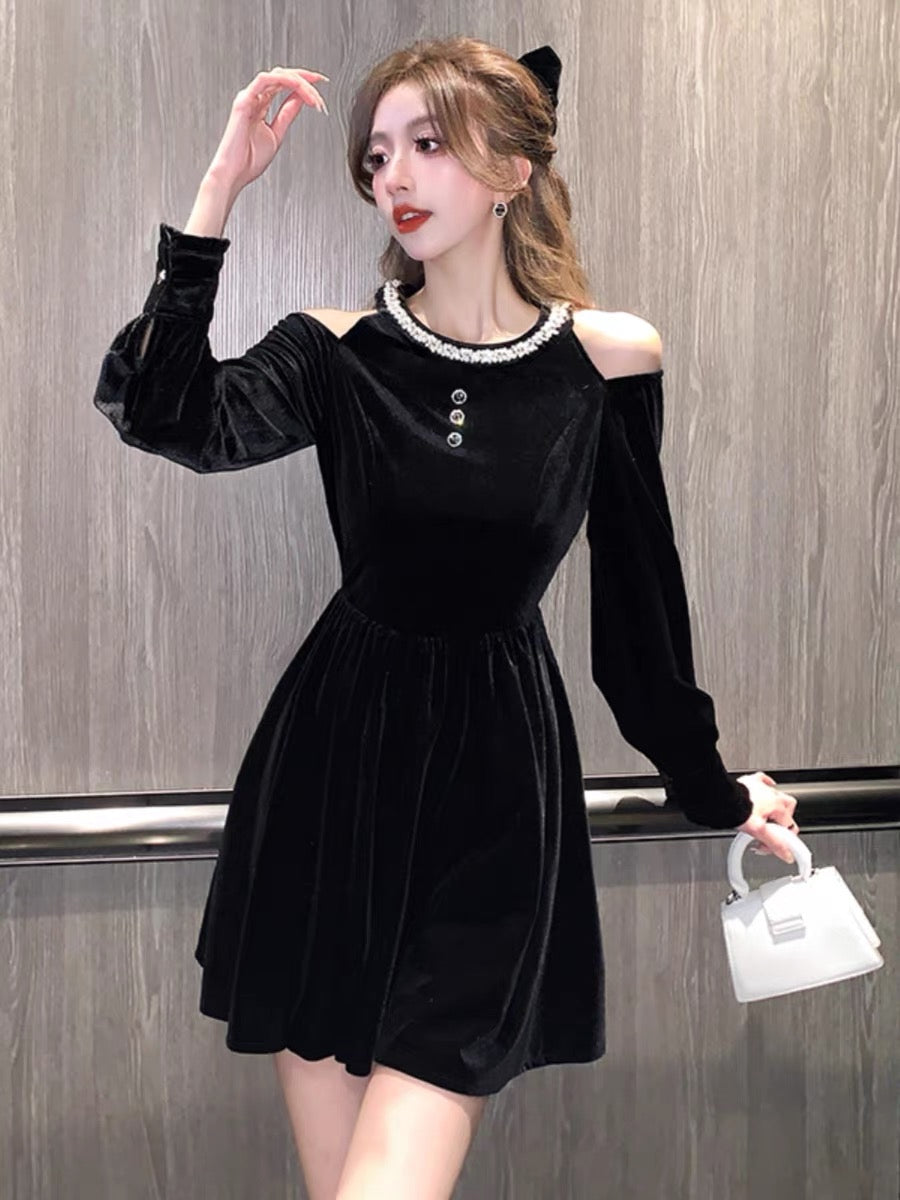 French retro palace style miu dress halterneck off-shoulder small fragrant style velvet long-sleeved little black dress short D5510