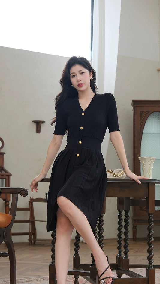 Temperament ratio~French thin black small fragrant wind small black dress commuting knitted dress women's 2023 summer dress