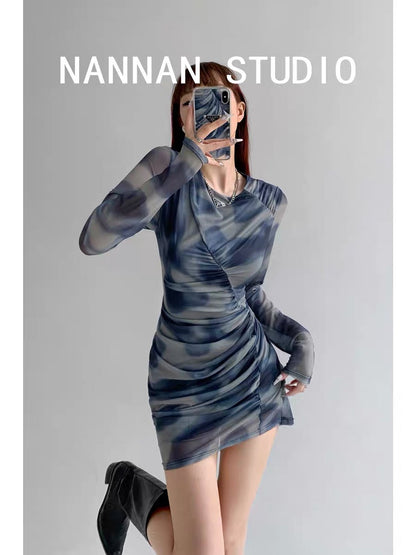 Comic figure slim tulle dress for women retro tie-dye water ripple diagonal edge pleated waist-covering hip short skirt autumn (S0813)