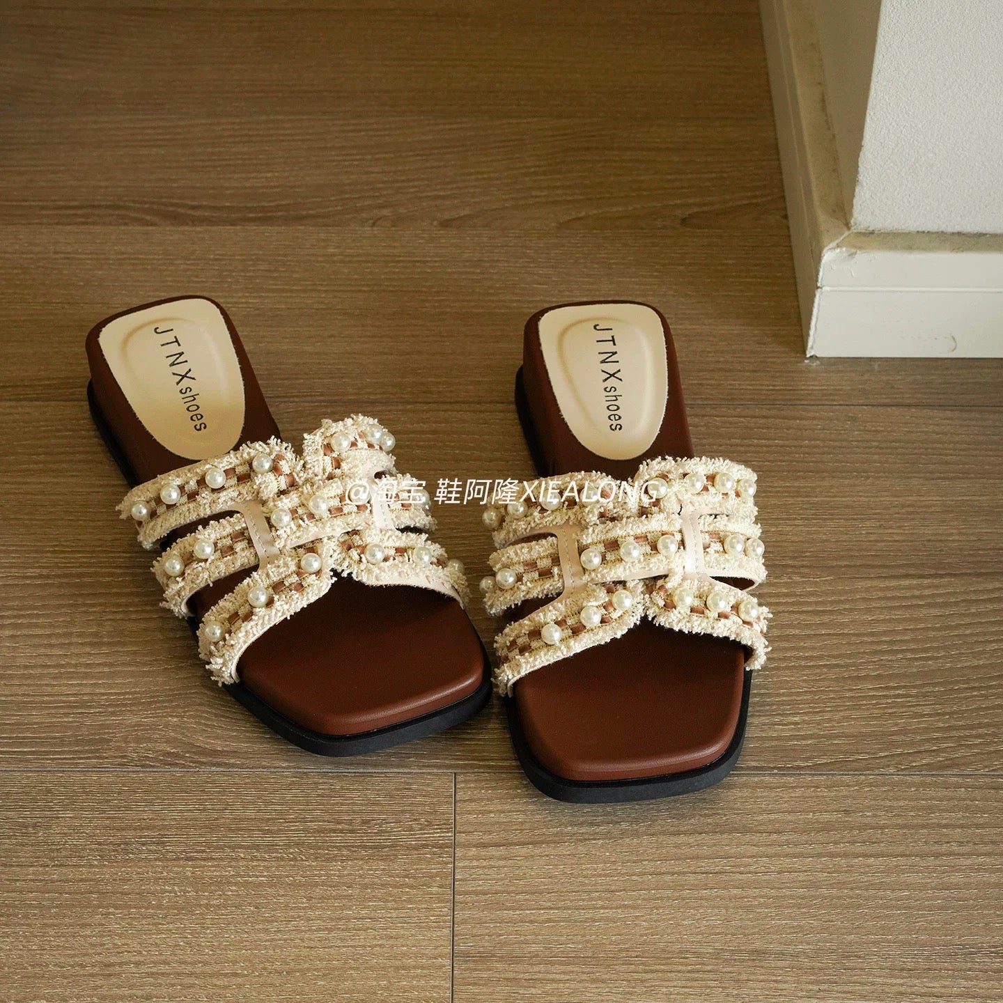 Women's Beaded Square-Toe Platform Slides – "Chanel-Style" Chic, Suitable for Outdoor Wear, Beach, and Vacation (2026 Summer New Arrival)
