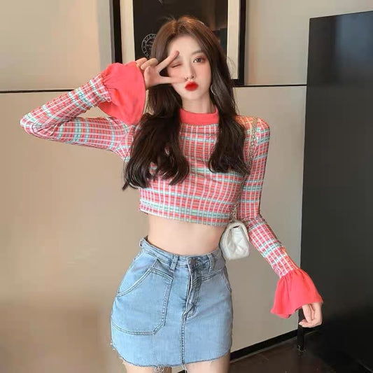 Early spring 2023 new retro contrast color long-sleeved slim T-shirt bell-sleeved short navel-baring bottoming shirt tops for women