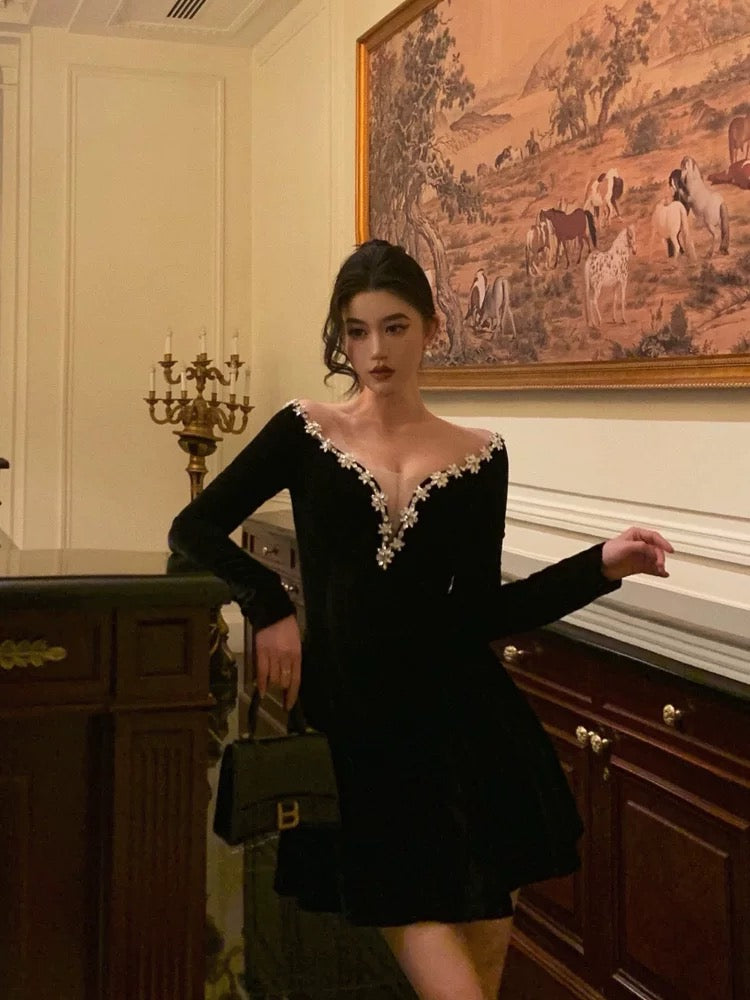 Pure lust sexy velvet dress autumn and winter women's French high-end banquet princess temperament waist-cut birthday dress