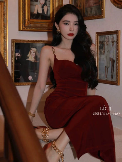 LDTJ Haute Couture Dress Spring New NA*ine Christmas Temperament Retro Red Velvet Suspender Slim Fit Hip Skirt