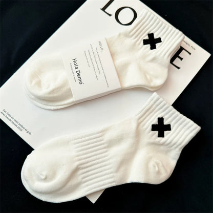Socks men's mid-tube socks pure cotton deodorant sweat-absorbent black short socks men's trendy ins women's socks white sports socks boys