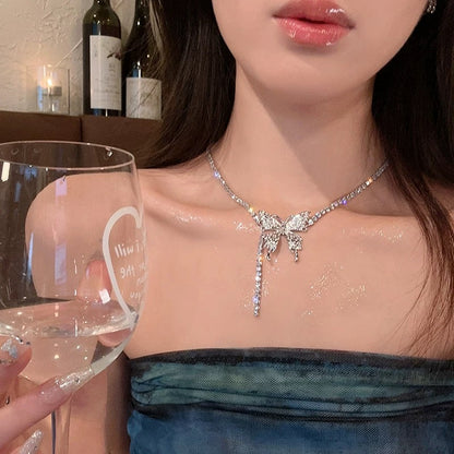 Flash Diamond Butterfly Necklace Women's Light Luxury Niche Design 2023 New Hot Style Trendy High-end Clavicle Chain Necklace Autumn