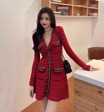 Tang Yan star wears the same French socialite style with an engagement dress, a red slim-fitting knitted dress D9197