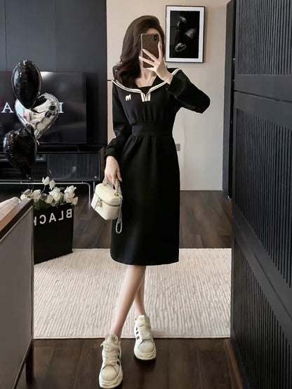 2023 autumn and winter waist-slimming, slimming black long-sleeved age-reducing navy collar sweatshirt dress retro little black skirt dress