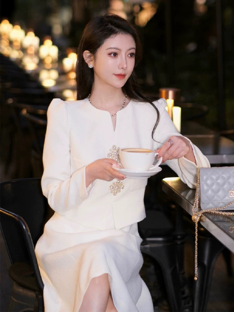 Yujie two-piece set for women, high-end and capable temperament, this year's popular beautiful and high-end white small fragrance suit skirt
