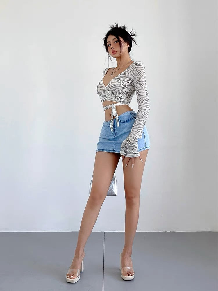 liviahome Thai cool sexy deep V cross strap bottoming shirt for women autumn fashionable niche short crop top (T215)
