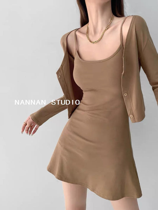 European and American sexy slim-fitting short fishtail suspender dress with long-sleeved knitted waistcoat cardigan two-piece set for women in spring (S0812)