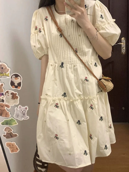 French Retro Embroidered Puff Sleeve Dress Women's Summer New Style Sweet and Age-Reducing Versatile A-Line Holiday First Love Dress