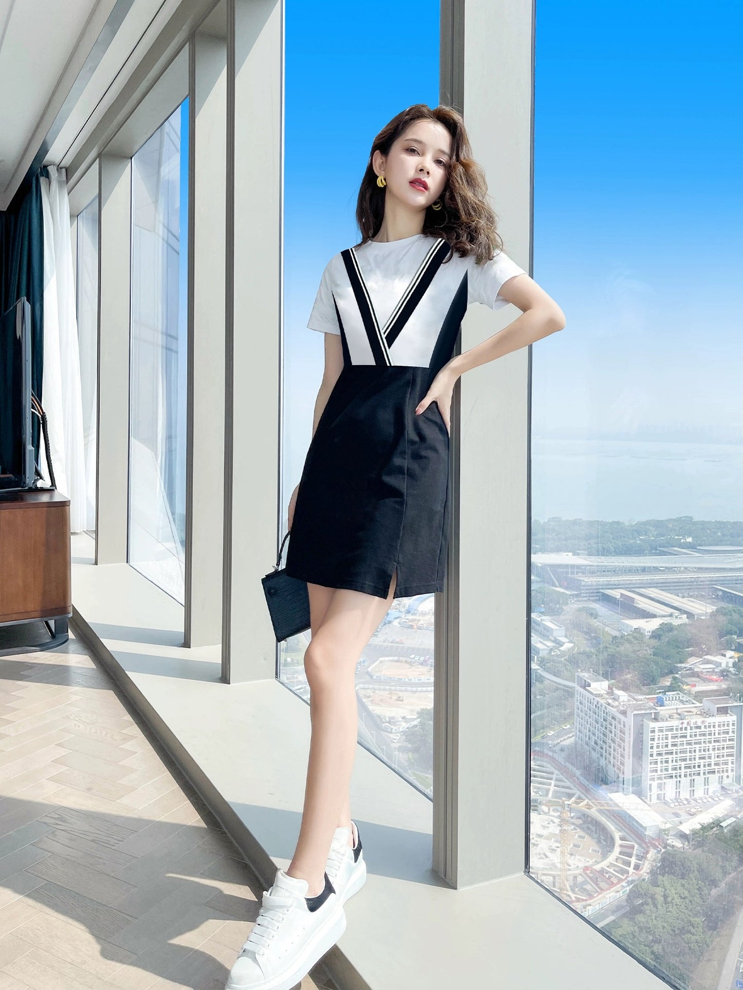 Splicing small black dress summer 2024 new women's summer casual slim niche skirt female summer