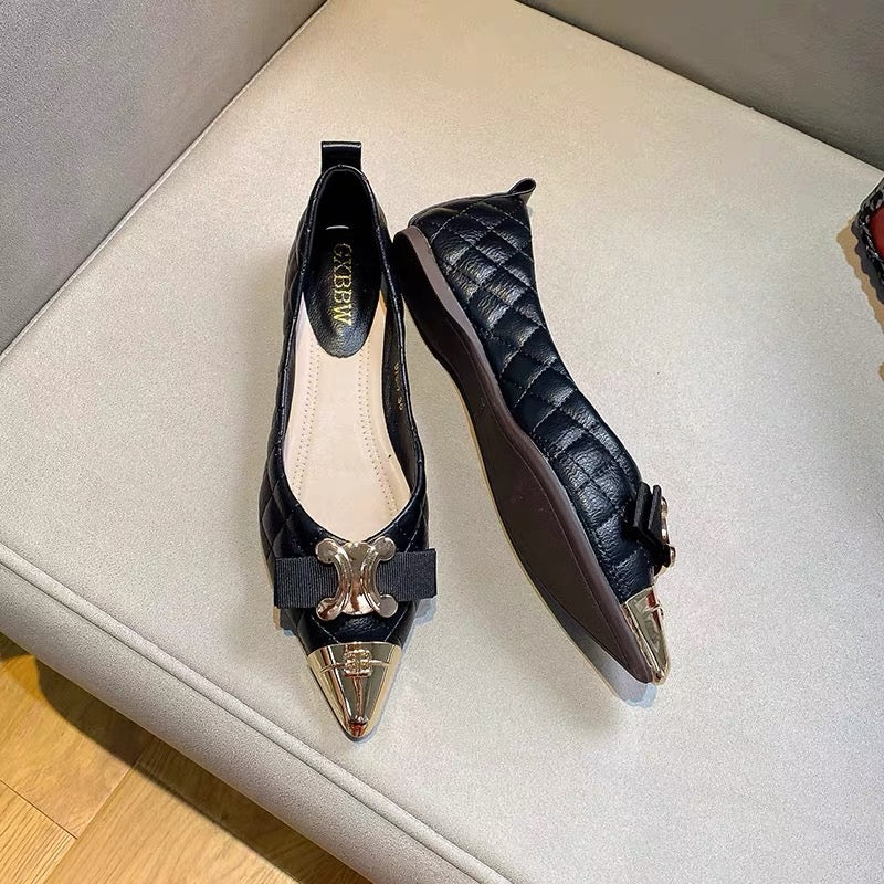 Pointed toe soft bottom single ladle women 2023 spring and autumn new fashion metal buckle soft leather comfortable shallow mouth flat bottom ladle for pregnant women