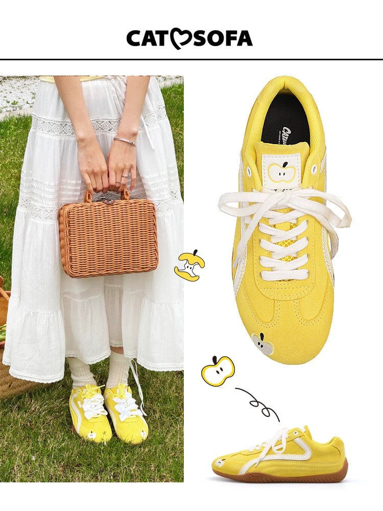 Cat & Sofa “Emoji-Lab” Apple Racer Sneakers 🍎👟 Low-top retro design with a slim, lightweight sole for easy movement and all-day comfort. Sporty, trendy, and effortlessly stylish — perfect to pair with any casual outfit.