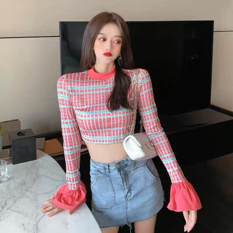 Early spring 2023 new retro contrast color long-sleeved slim T-shirt bell-sleeved short navel-baring bottoming shirt tops for women