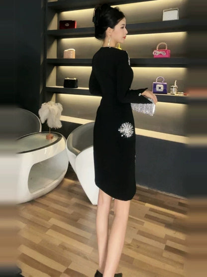 European spring women's 2024 new autumn and winter inner wear, temperament, waist slimming, Hepburn little black dress, heavy industry dress