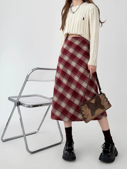 Plus size fat mm red woolen plaid skirt for women with slightly fat autumn and winter American style retro straight crotch-covering mid-length skirt A3358