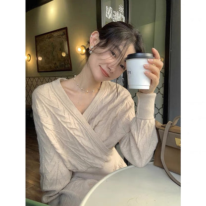 European Station Literary Style Elegant Age-Reducing Hepburn Style Goddess Style Knitted Dress Bottoming with Long Skirt