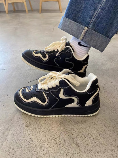 Design sense small black shoes autumn and winter wave upper skateboard shoes couple street shooting casual niche bread sneakers for men and women