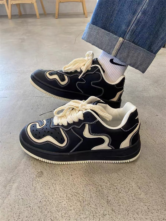 Design sense small black shoes autumn and winter wave upper skateboard shoes couple street shooting casual niche bread sneakers for men and women