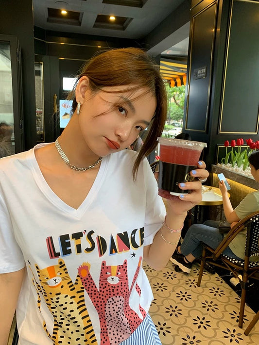 Luoluo Xianjie V-neck short-sleeved T-shirt female designer top summer style 2024 new white loose tiger print