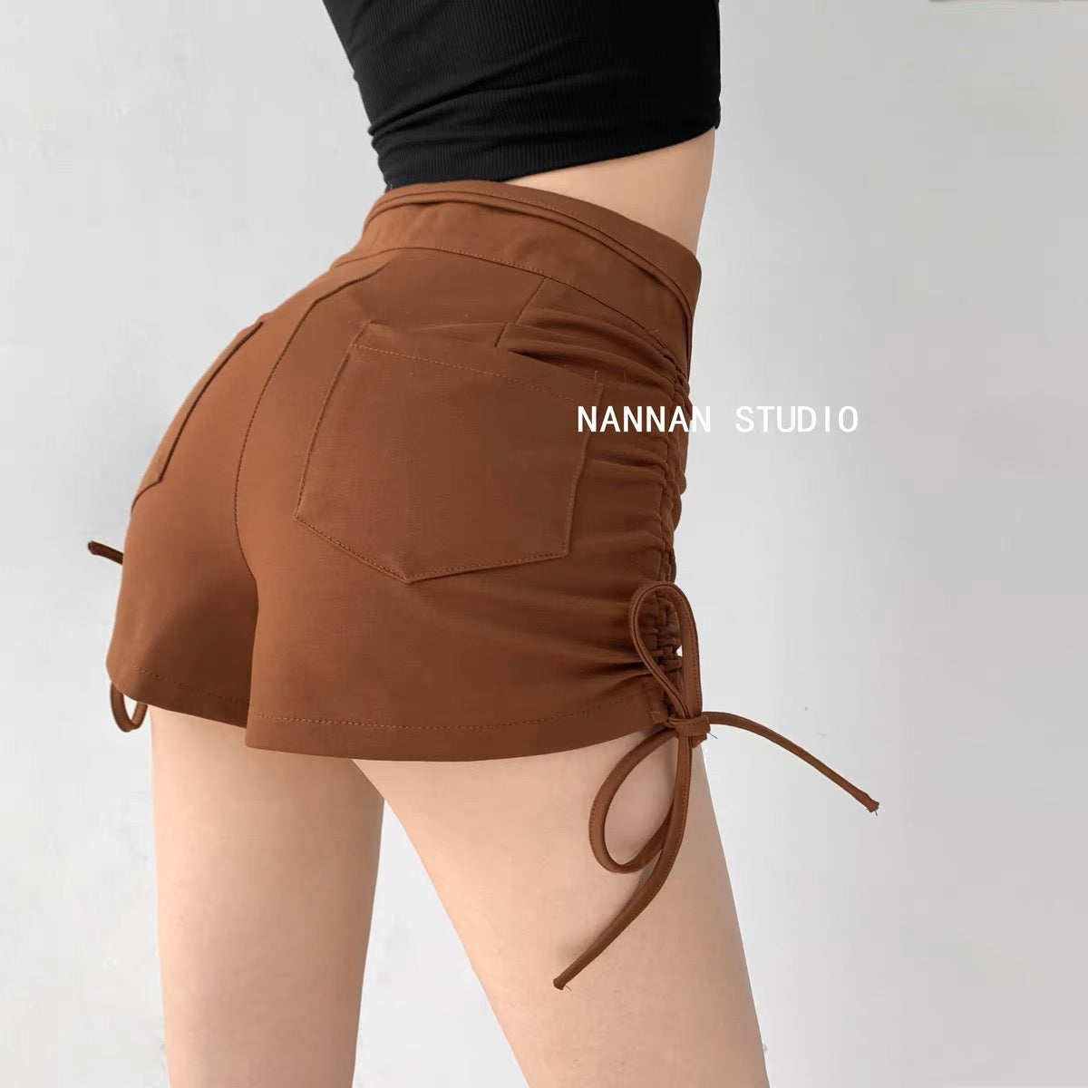 Pure lust style design zipper cuffed high waist hot pants for